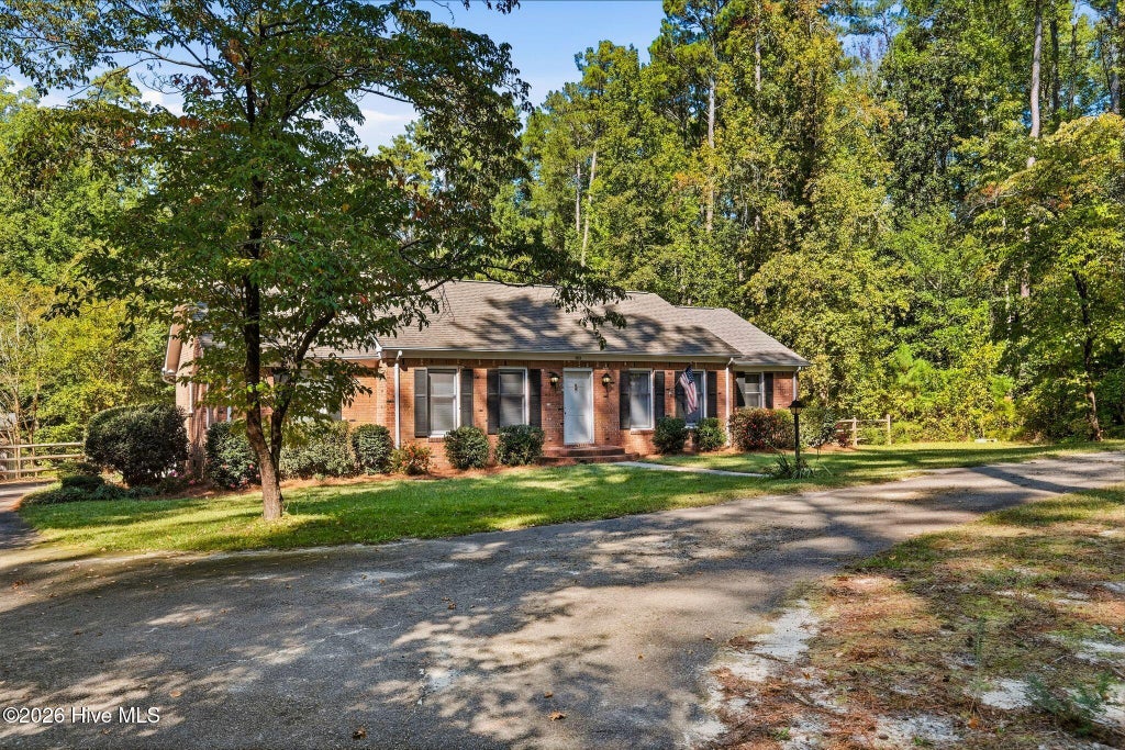 Photo of 603 Edgehill Parkway, Carthage, NC 28327 (MLS # 100611894)