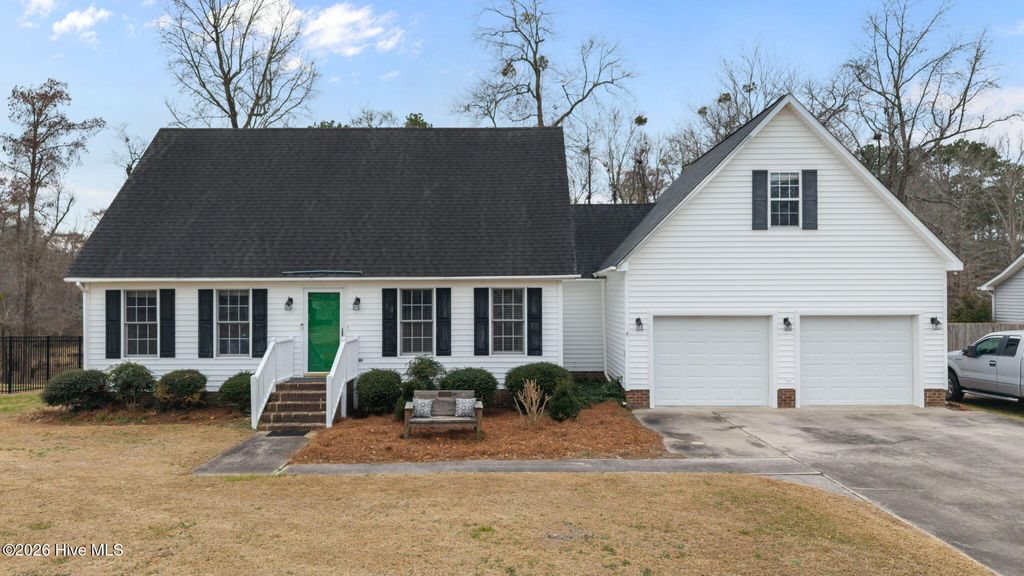 Photo of 111 Bluegill Drive, Washington, NC 27889 (MLS # 100557246)