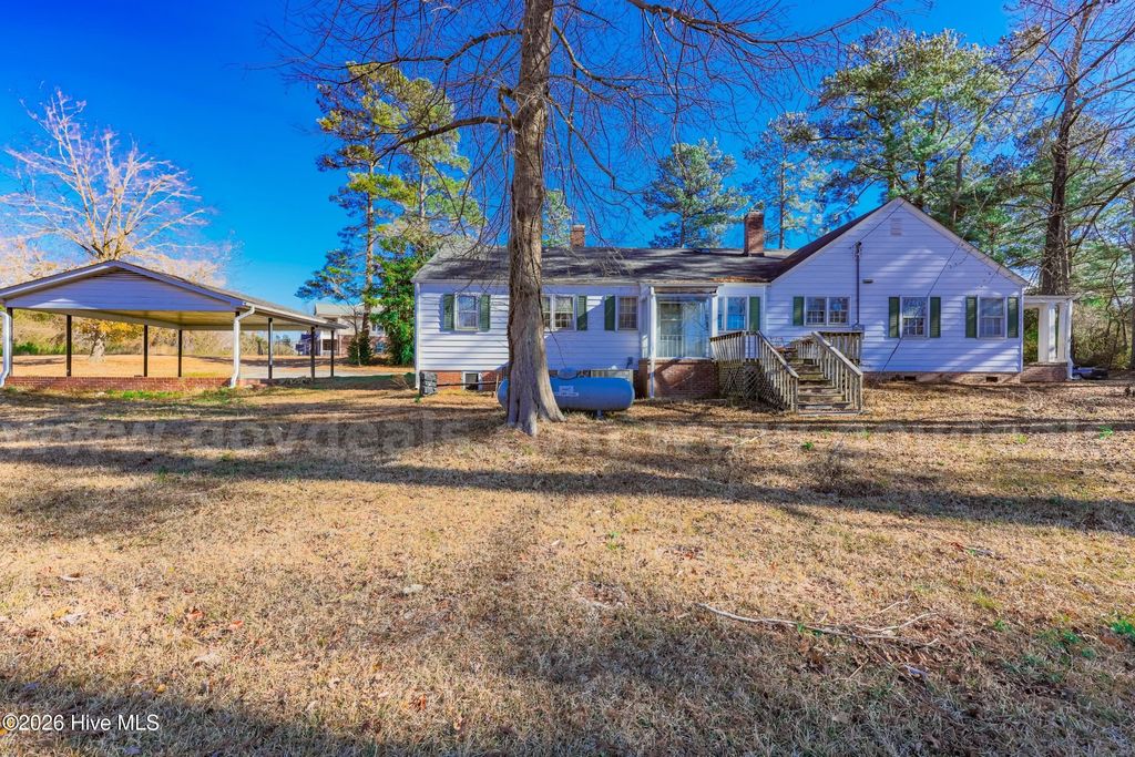 Photo of 725 E Southerland Street, Wallace, NC 28466 (MLS # 100557881)