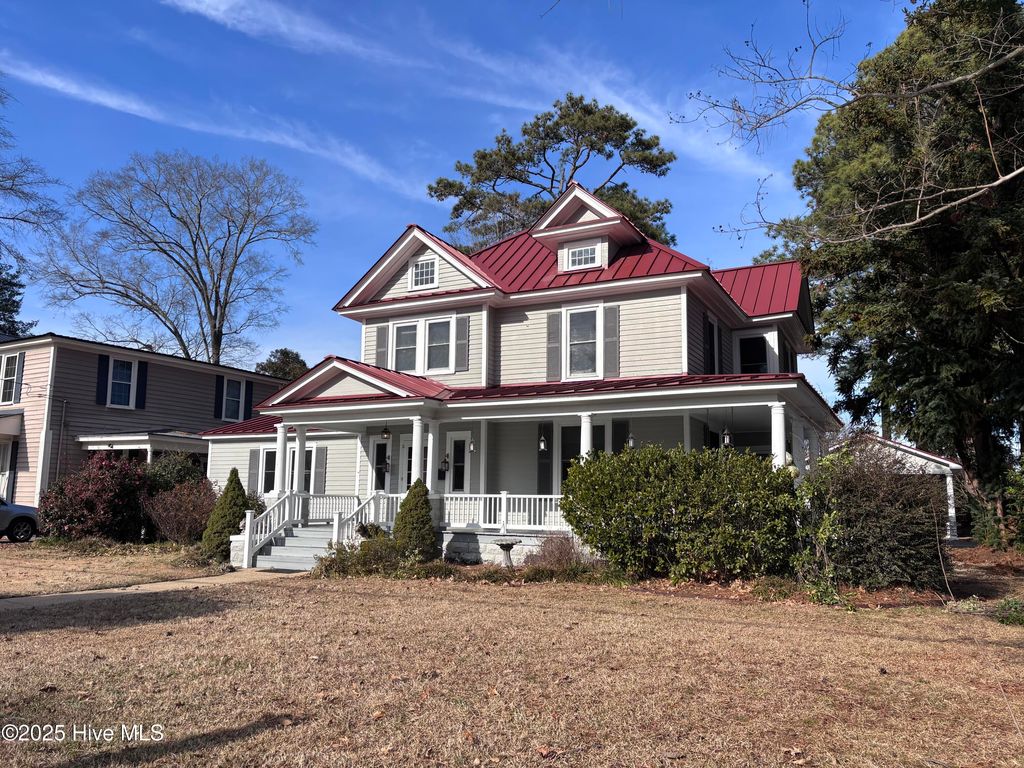 Photo of 300 W Main Street, Murfreesboro, NC 27855 (MLS # 100546695)