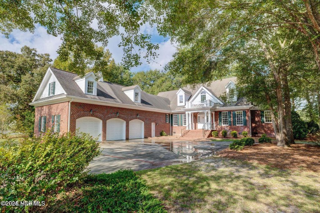 Photo of 140 River Woods Drive, Wallace, NC 28466 (MLS # 100542806)