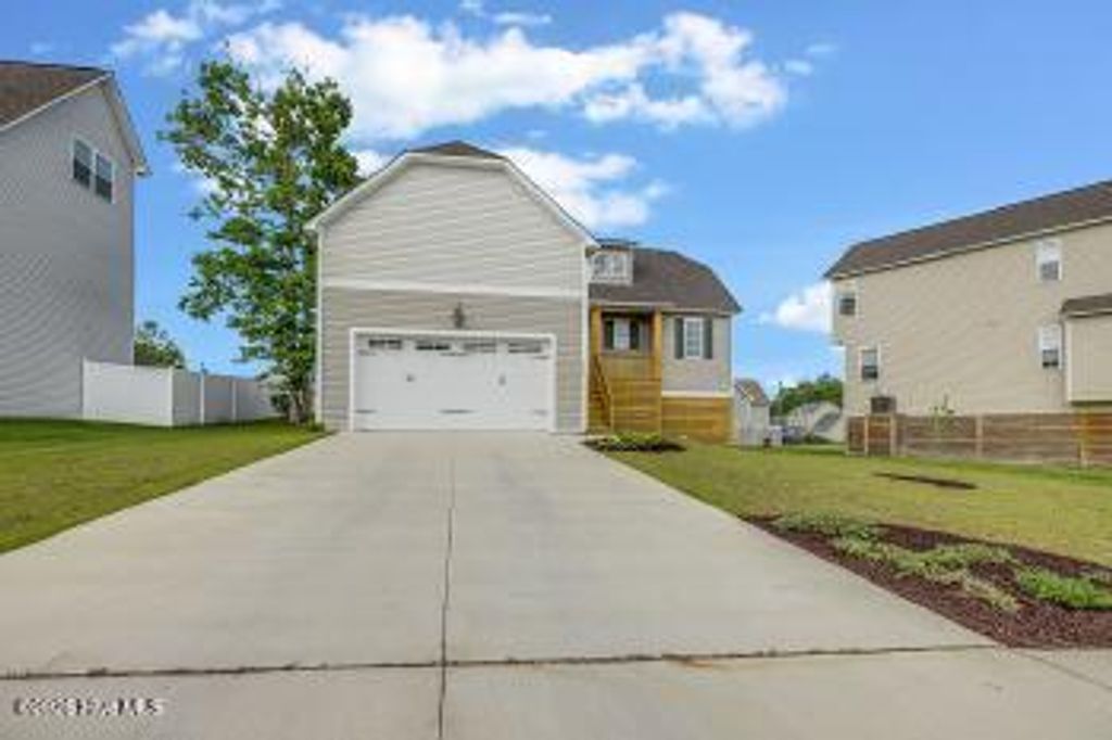 Photo of 305 Broadleaf Drive, Jacksonville, NC 28546 (MLS # 100572413)
