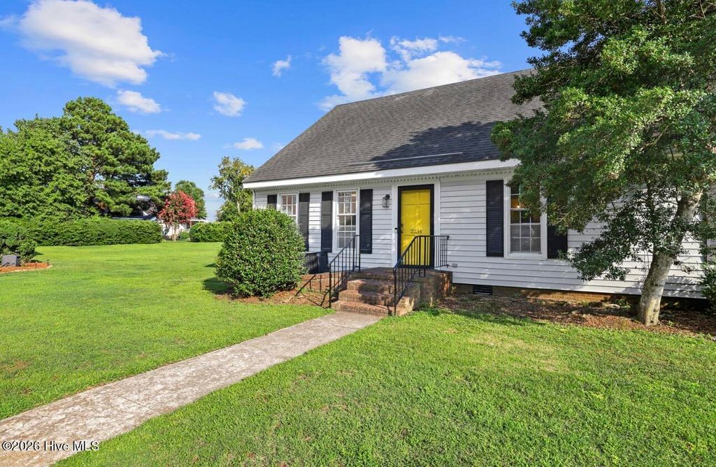 Photo of 2234 N Nash Place N, Wilson, NC 27896 (MLS # 100584851)