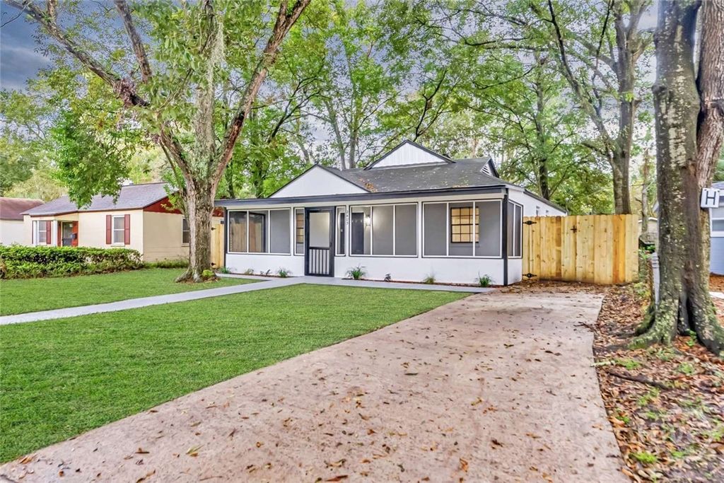 Photo of 2405 New York Avenue, Savannah, GA 31404 (MLS # SA341368)