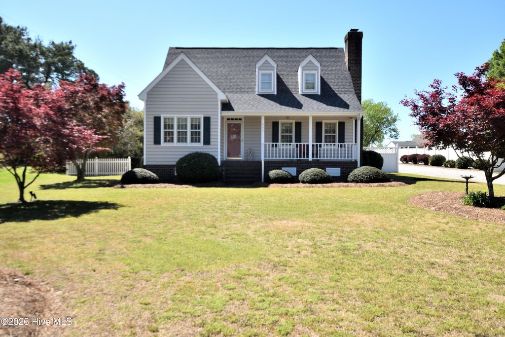 Photo of 605 E Birchwood Drive, Nashville, NC 27856 (MLS # 100568010)