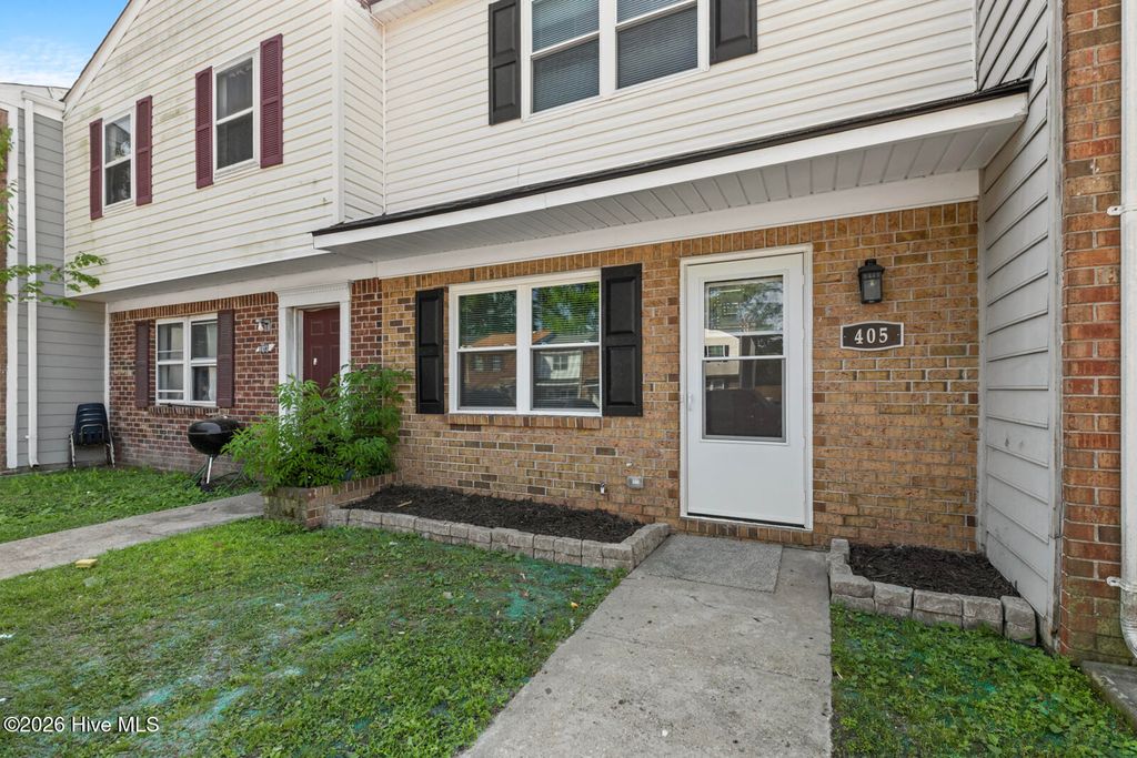 Photo of 405 Myrtlewood Circle, Jacksonville, NC 28546 (MLS # 100568123)