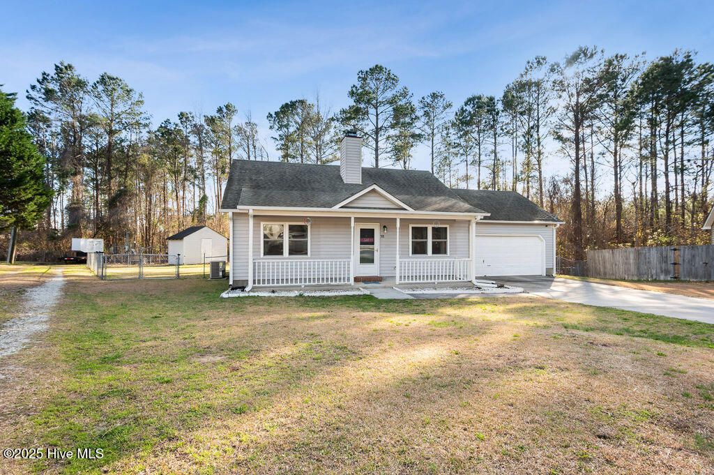 Photo of 318 Firethorn Lane, Jacksonville, NC 28546 (MLS # 100547604)