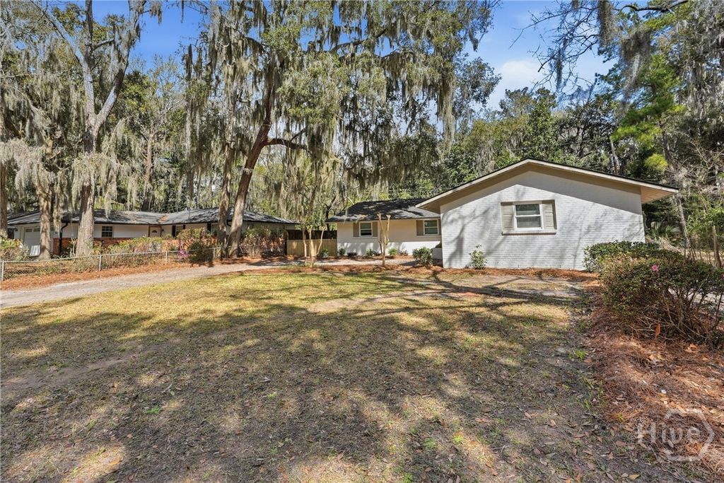 Photo of 21 Sheridan Circle, Savannah, GA 31406 (MLS # SA350672)