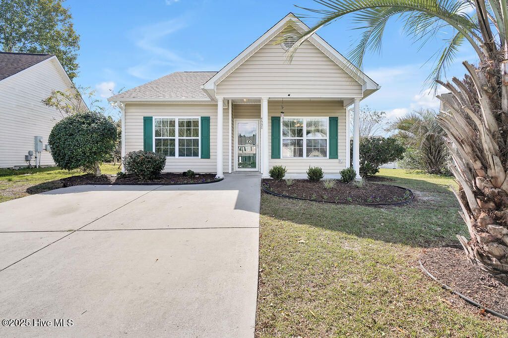 Photo of 4537 Fleetwood Drive SE, Southport, NC 28461 (MLS # 100534867)