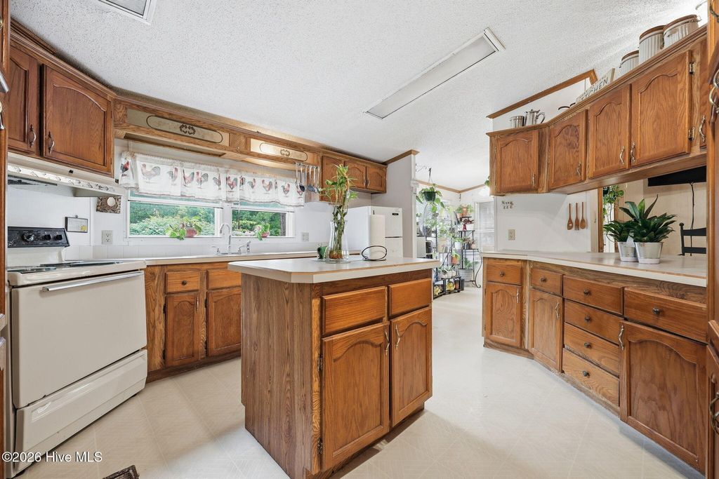 Photo of 305 E Main Street, Creswell, NC 27928 (MLS # 100573622)