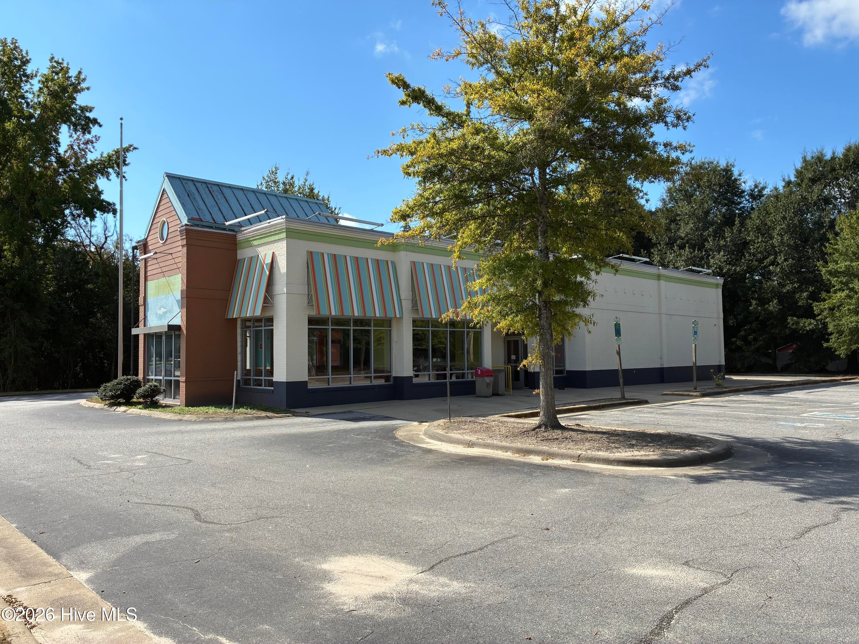 1237 N Road Street