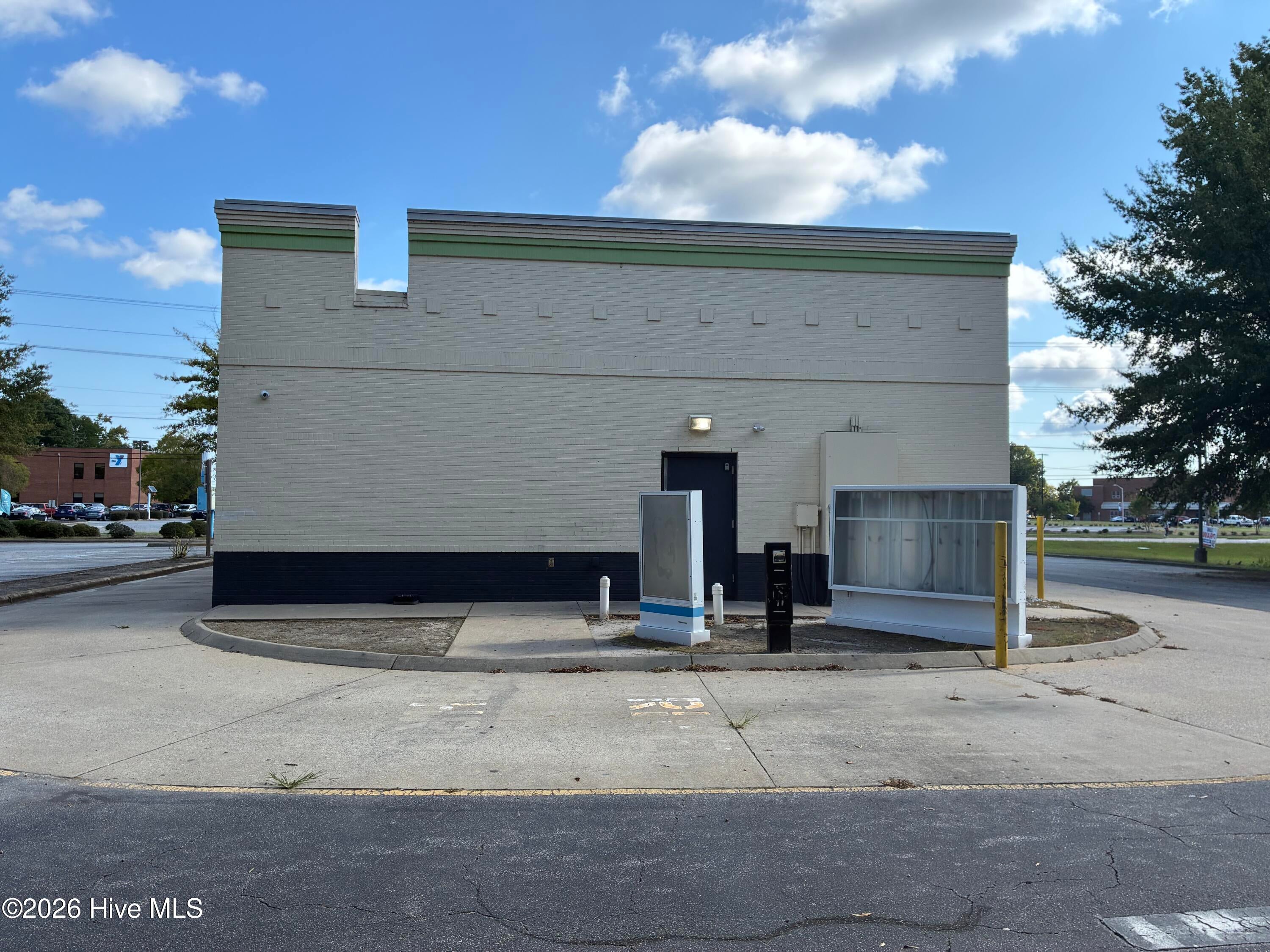 1237 N Road Street