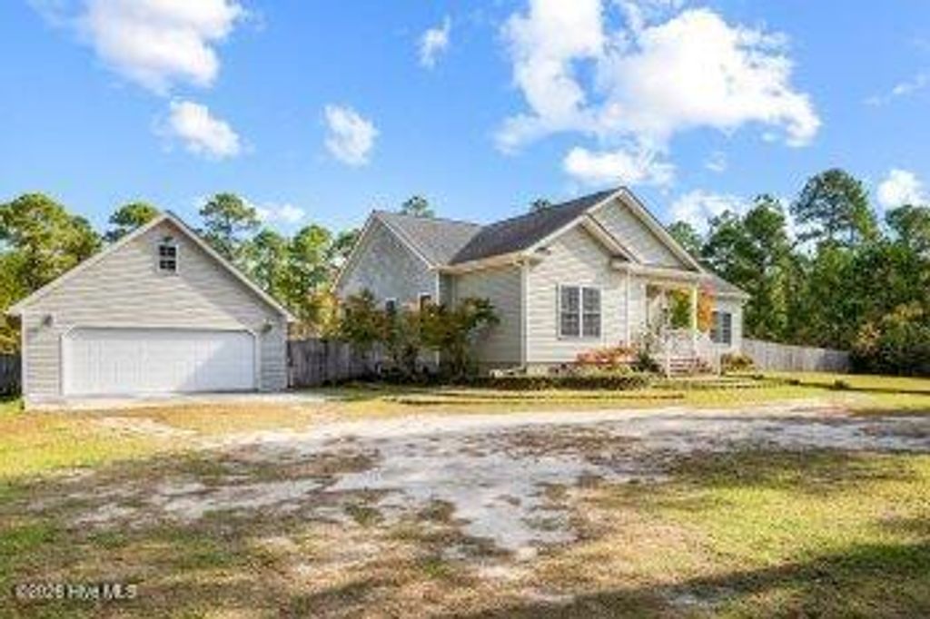 Photo of 301 Sand Ridge Road, Hubert, NC 28539 (MLS # 100567328)