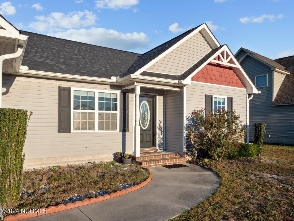 Photo of 108 Prospect Drive, Richlands, NC 28574 (MLS # 100611489)