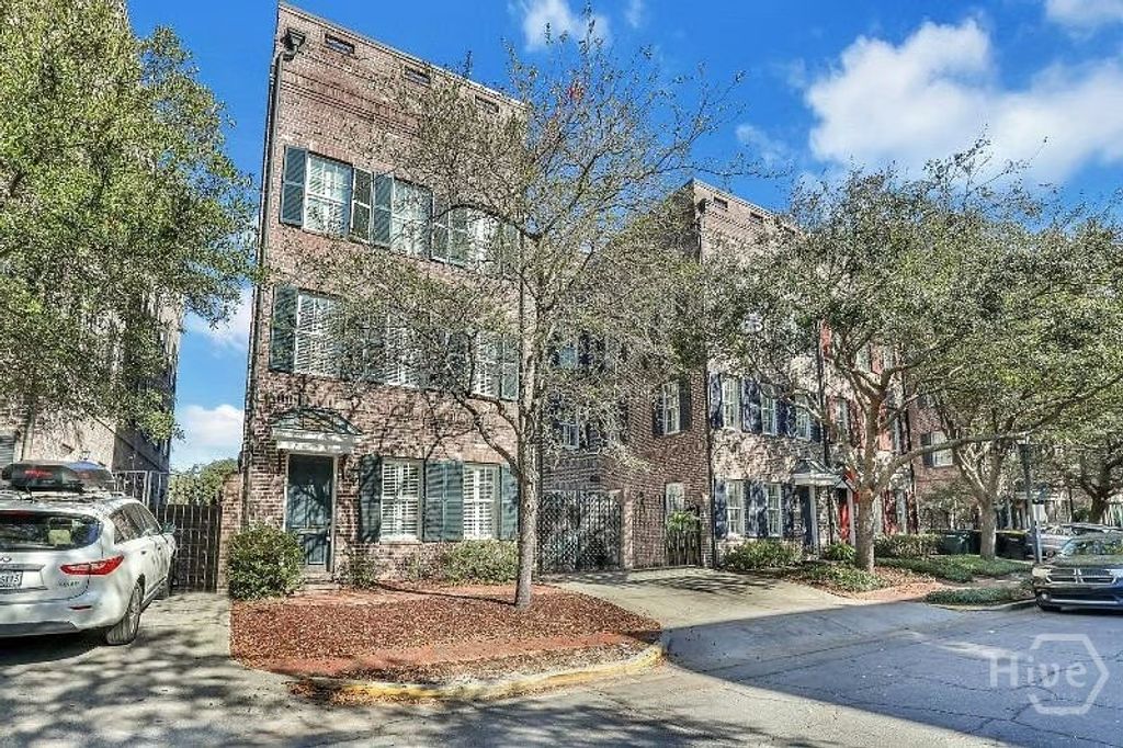 Photo of 404 E McDonough Street, Savannah, GA 31401 (MLS # SA359944)