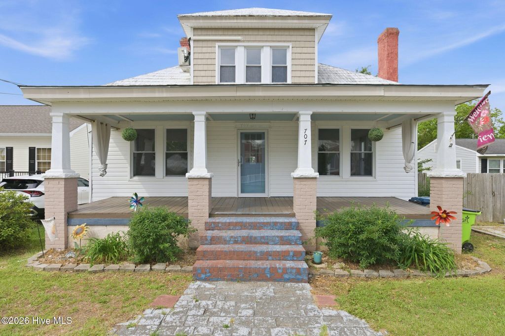 Photo of 707 N B Street, Bridgeton, NC 28519 (MLS # 100573631)