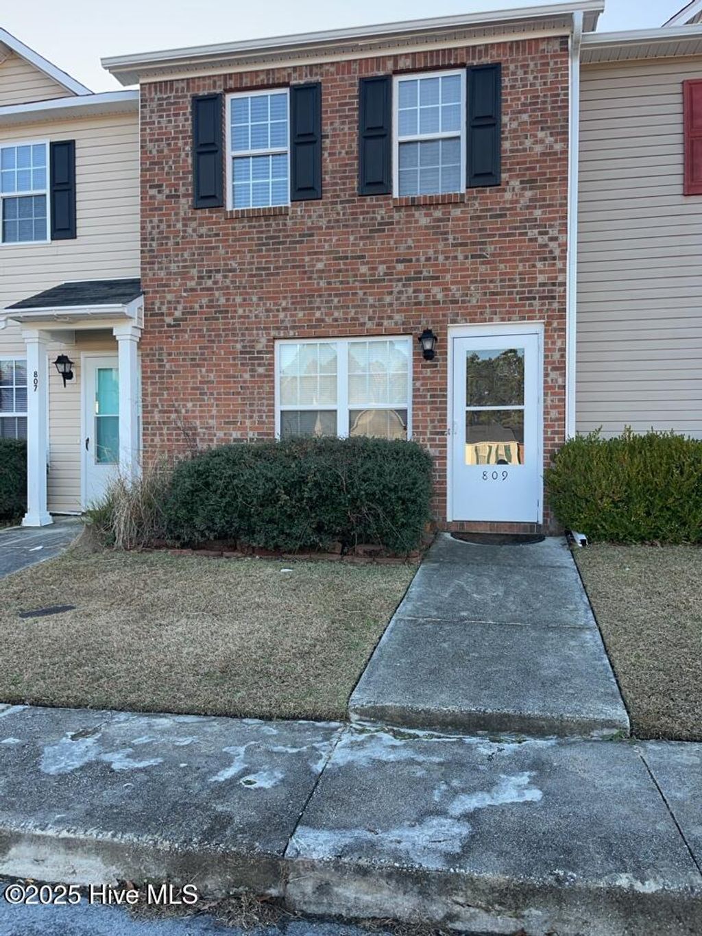 Photo of 809 Timberlake Trail, Jacksonville, NC 28546 (MLS # 100544719)