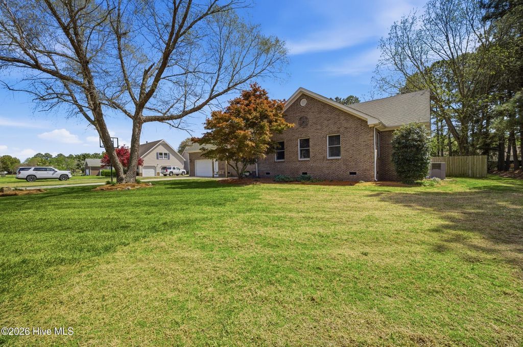 Photo of 147 N Point Boulevard, Moyock, NC 27958 (MLS # 100565492)