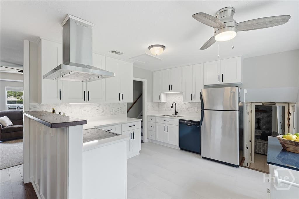 Photo of 105 Montford Court, Savannah, GA 31410 (MLS # SA361129)