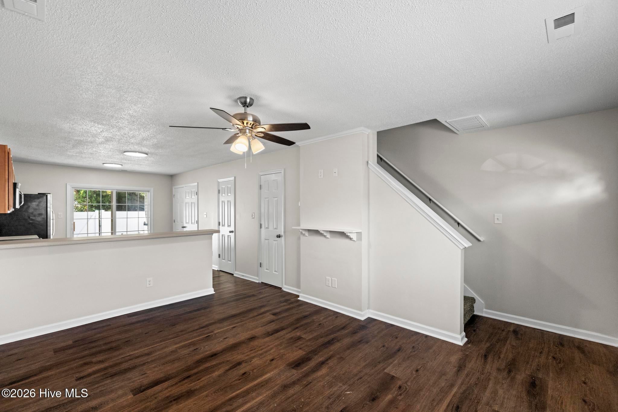 7002 Banister Loop