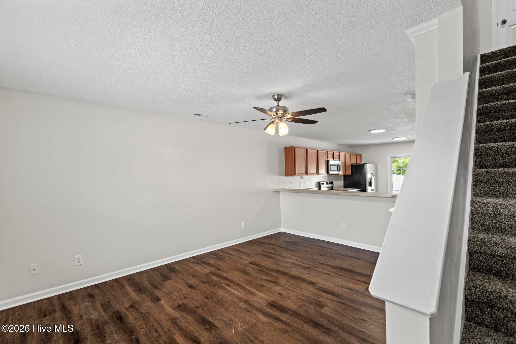 7002 Banister Loop