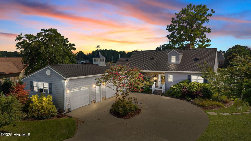 Photo of 6000 Cassowary Lane, New Bern, NC 28560 (MLS # 100520716)