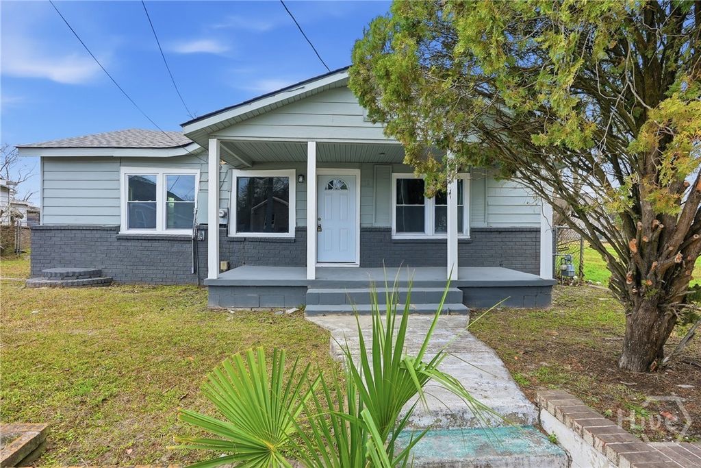 Photo of 118 King Street, Savannah, GA 31408 (MLS # SA345786)
