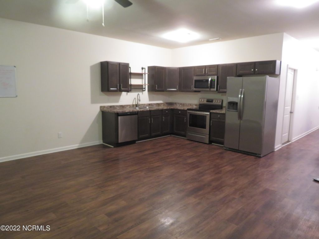 Photo of 402 Kenan Lp Loop, Jacksonville, NC 28546 (MLS # 100548375)