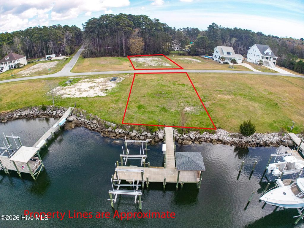 Photo of 112 Waterway Drive, Beaufort, NC 28516 (MLS # 100563400)