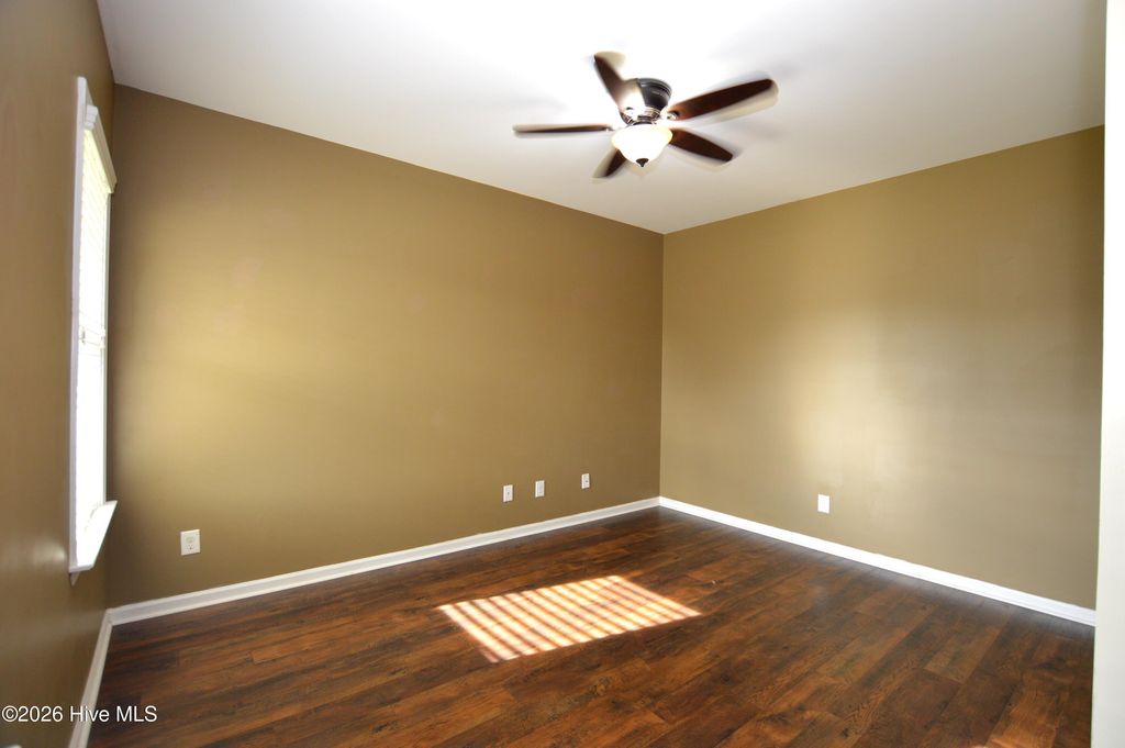 Photo of 919 Stagecoach Drive, Jacksonville, NC 28546 (MLS # 100573164)