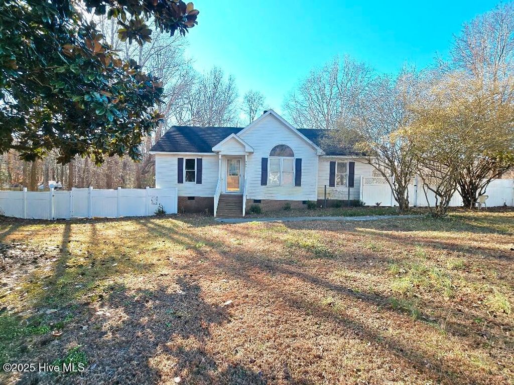 Photo of 123 Shady Meadows Lane, Clayton, NC 27520 (MLS # 100546737)