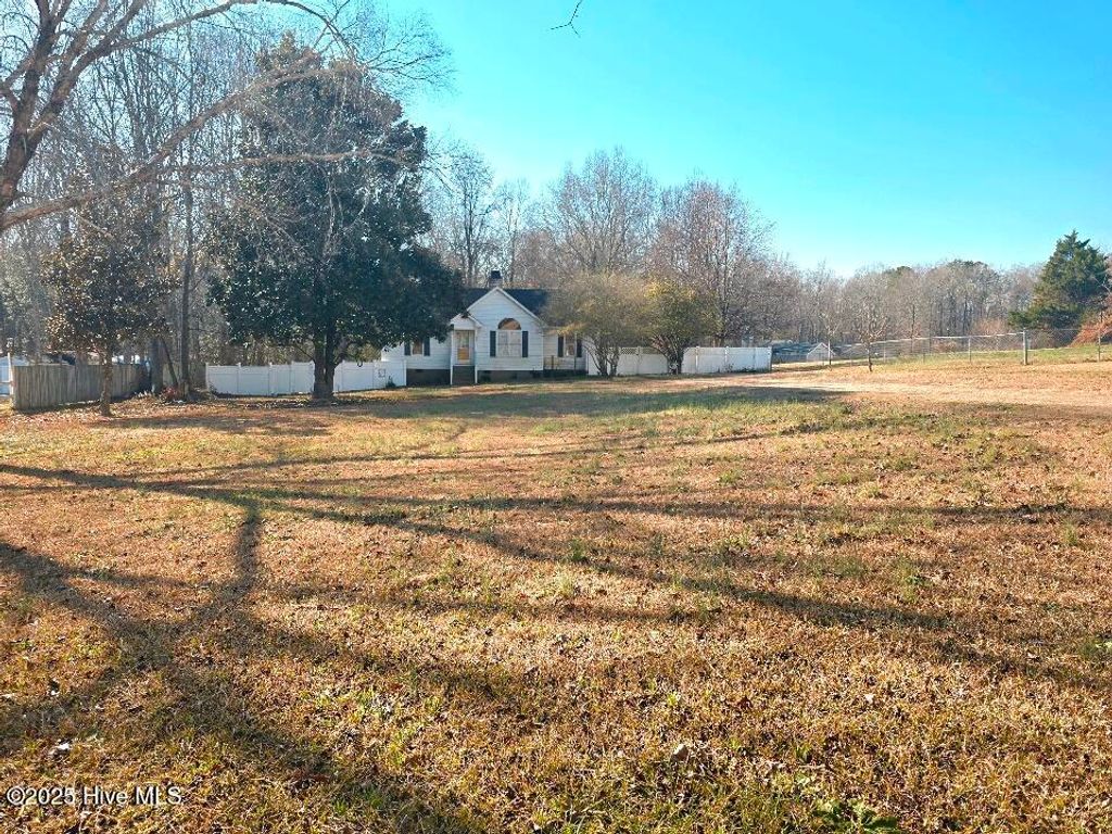 Photo of 123 Shady Meadows Lane, Clayton, NC 27520 (MLS # 100546737)