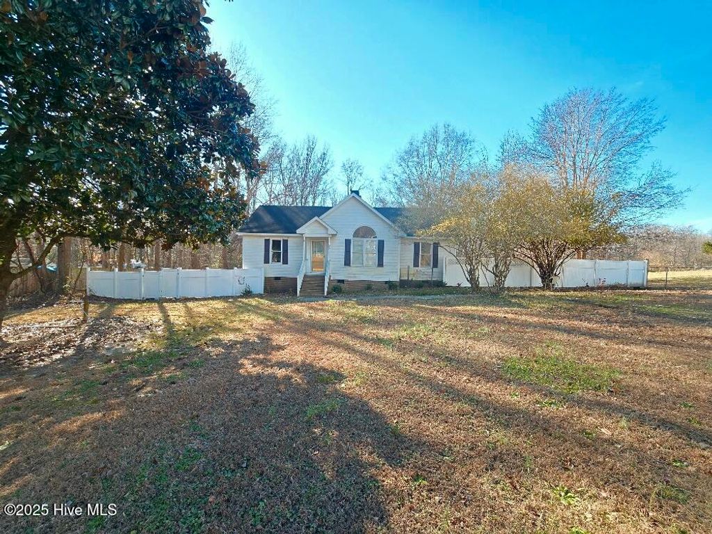 Photo of 123 Shady Meadows Lane, Clayton, NC 27520 (MLS # 100546737)