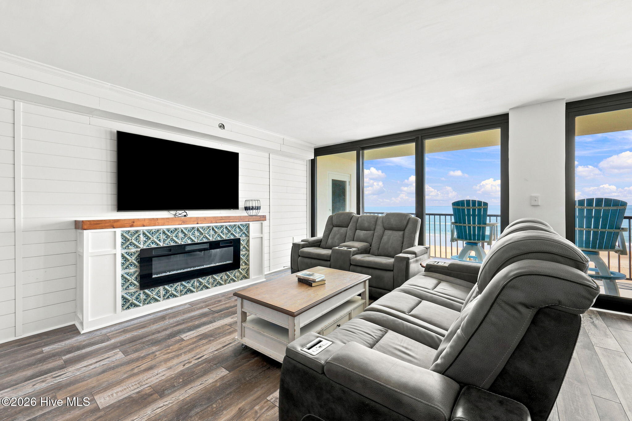 4110 Island Drive Unit 203