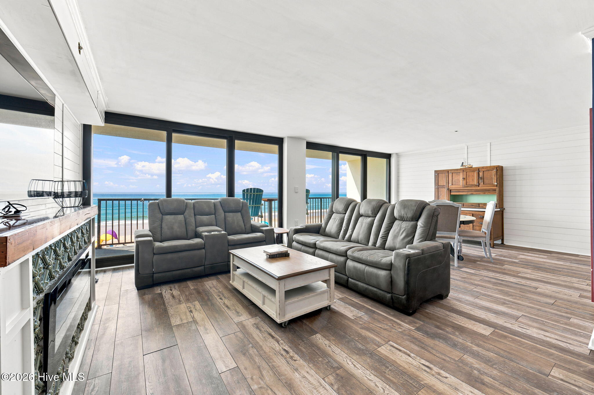 4110 Island Drive Unit 203