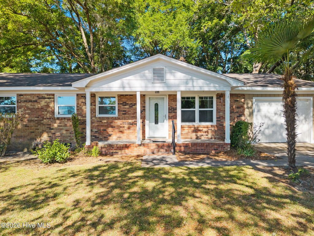Photo of 1646 Waterway Drive SW, Ocean Isle Beach, NC 28469 (MLS # 100576349)