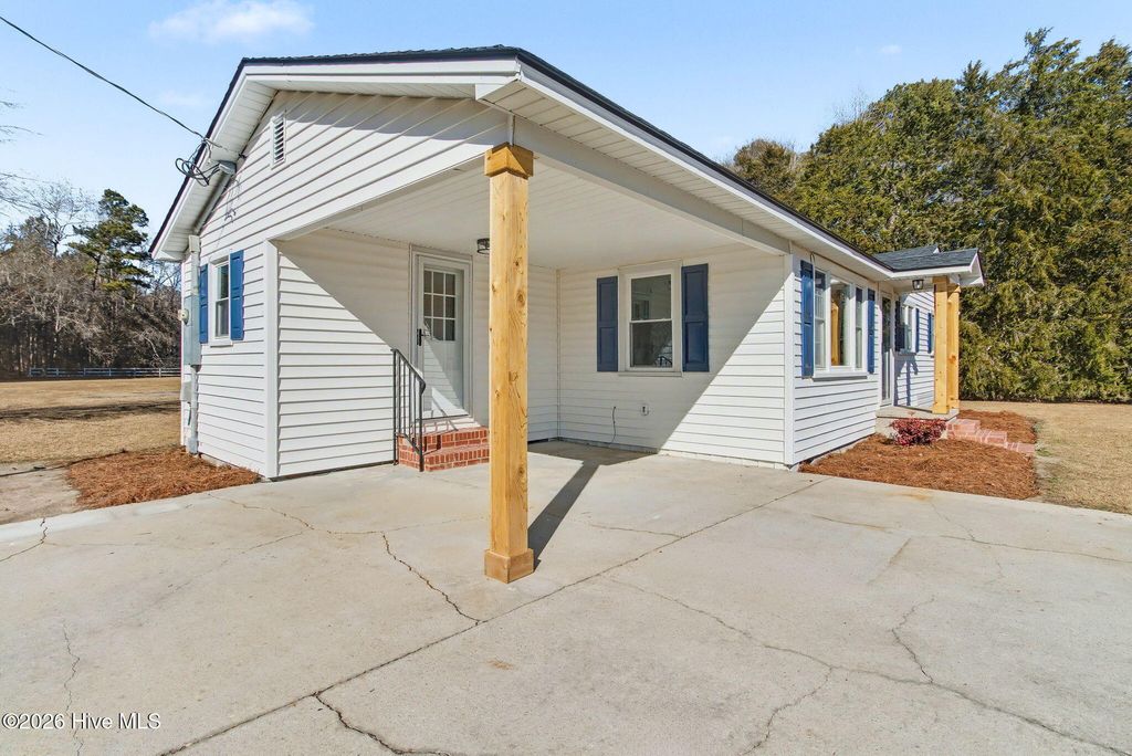 Photo of 736 James Pait Road, Bladenboro, NC 28320 (MLS # 100549749)