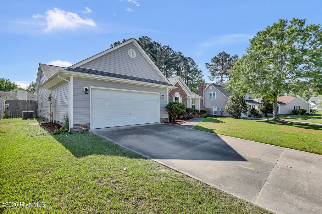 Photo of 527 Raintree Road, Jacksonville, NC 28540 (MLS # 100568979)
