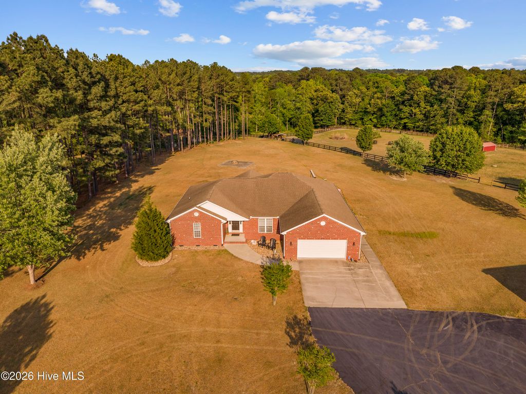 Photo of 300 Madison Creek Lane, Carthage, NC 28327 (MLS # 100570251)