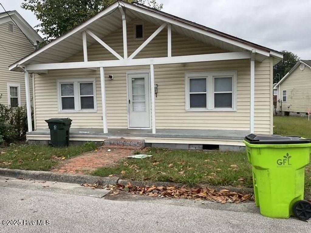 Photo of 310 Jones Street, New Bern, NC 28562 (MLS # 100564270)