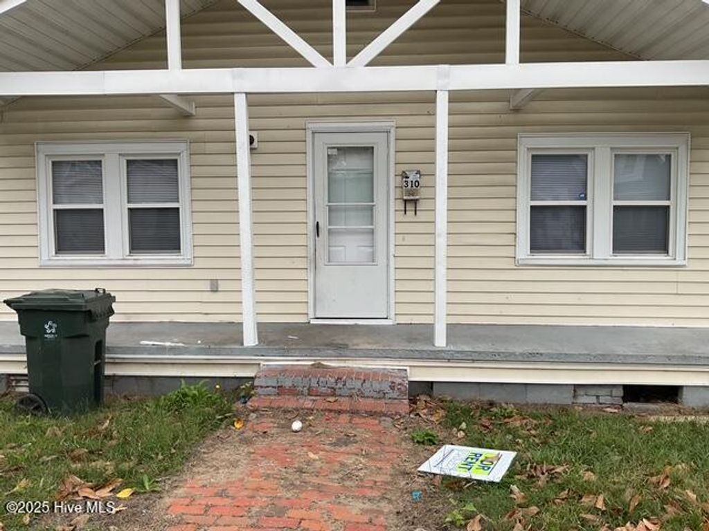 Photo of 310 Jones Street, New Bern, NC 28562 (MLS # 100564270)