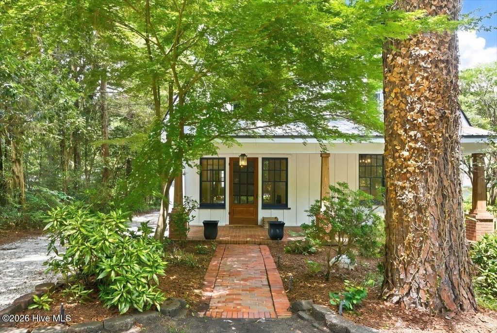 Photo of 260 N Ridge Street, Southern Pines, NC 28387 (MLS # 100578609)