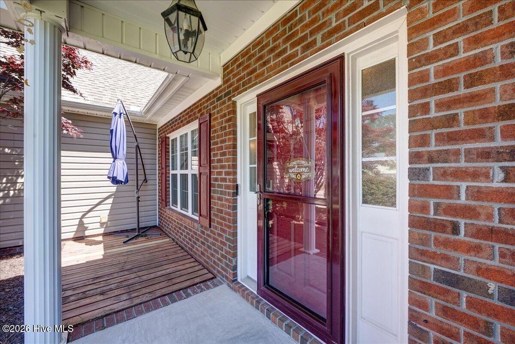 Photo of 110 Blackheath Drive, New Bern, NC 28560 (MLS # 100566714)