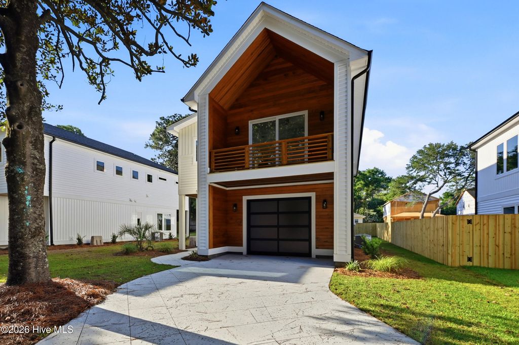 Photo of 5011 Peachtree Avenue, Wilmington, NC 28403 (MLS # 100586077)