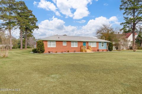 Homes For Sale - 112 Mcmillan Street<br/> Teachey, NC 28464