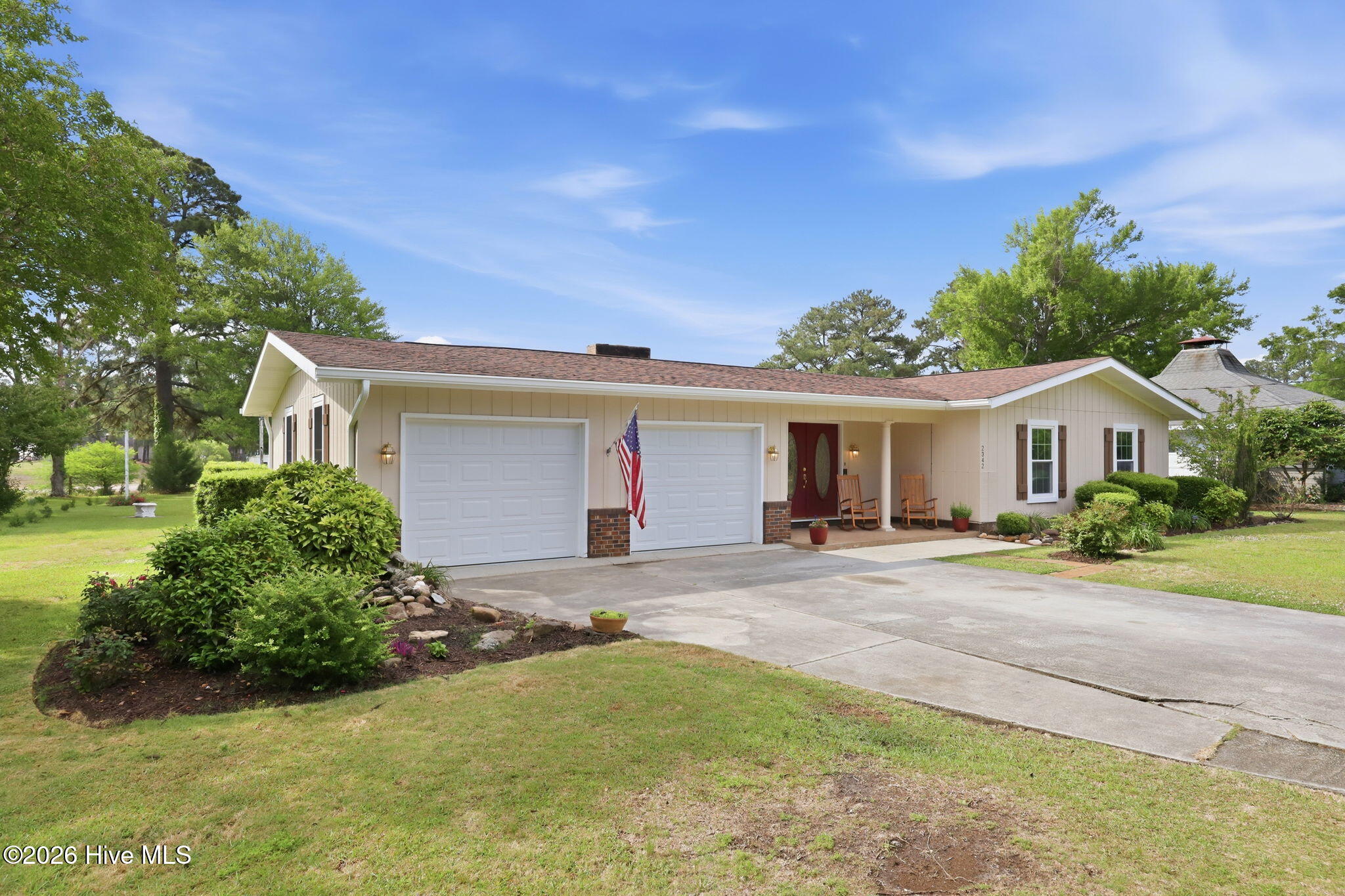 2342 N Lakeview Drive