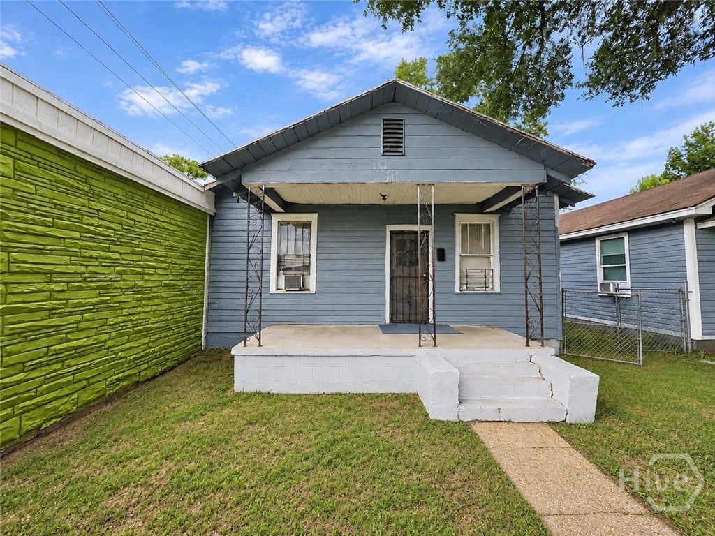Photo of 216 W 60th Street, Savannah, GA 31405 (MLS # SA365663)