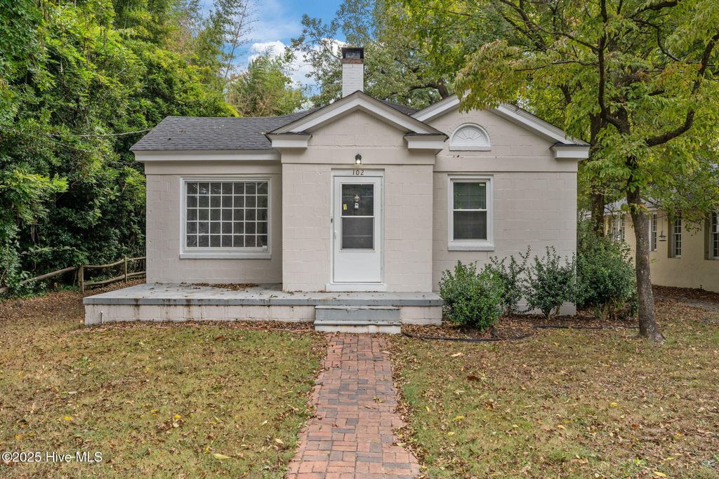 Photo of 102 S Pineview Avenue, Goldsboro, NC 27530 (MLS # 100534378)