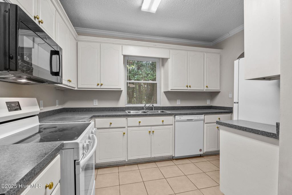 Photo of 102 S Pineview Avenue, Goldsboro, NC 27530 (MLS # 100534378)