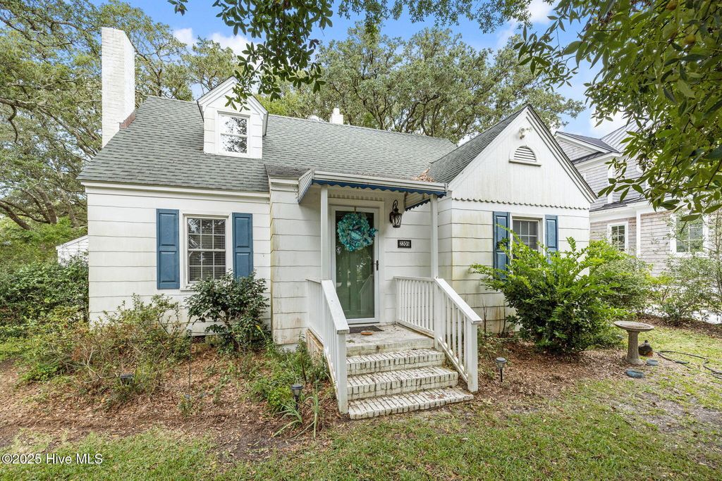 Photo of 2205 Front Street, Beaufort, NC 28516 (MLS # 100534183)